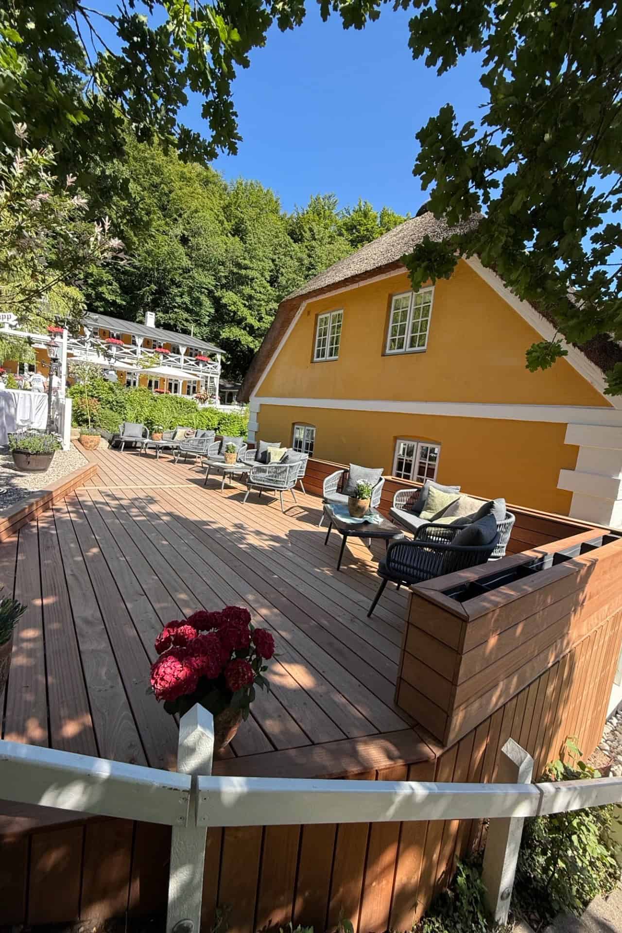 Træterrasse - Eksempel 1 Træterrasse - Billede 1 af tømrerarbejde udført af Edemann Tømrer & Montage